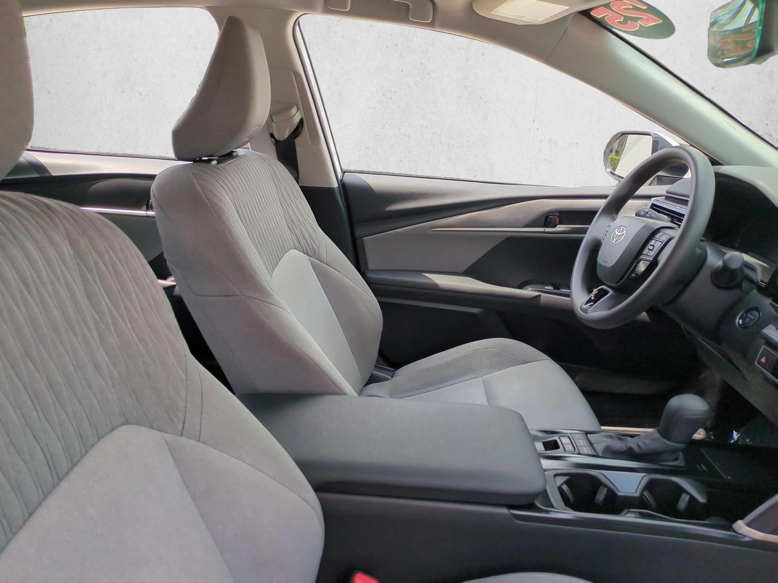 2025 Toyota Camry LE (Natl)