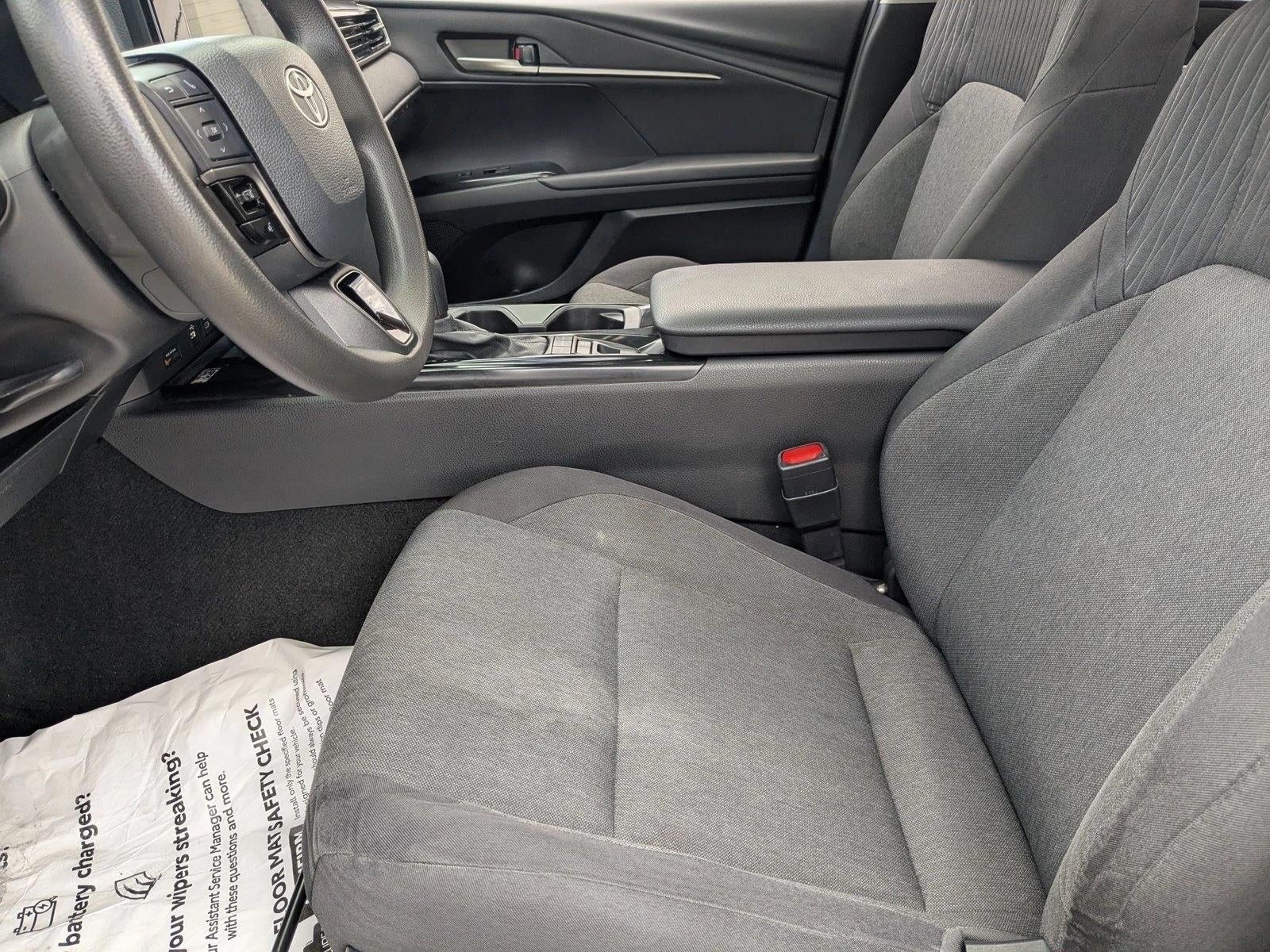 2025 Toyota Camry LE (Natl)