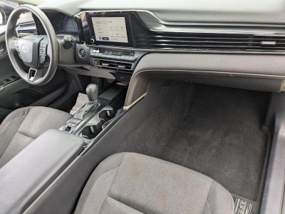 2025 Toyota Camry LE (Natl)