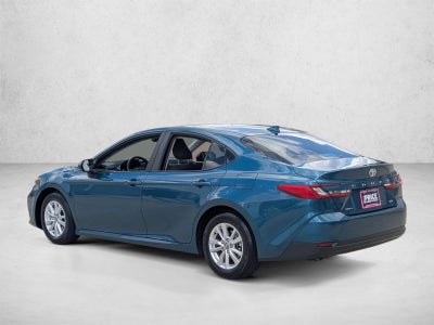 2025 Toyota Camry LE (Natl)