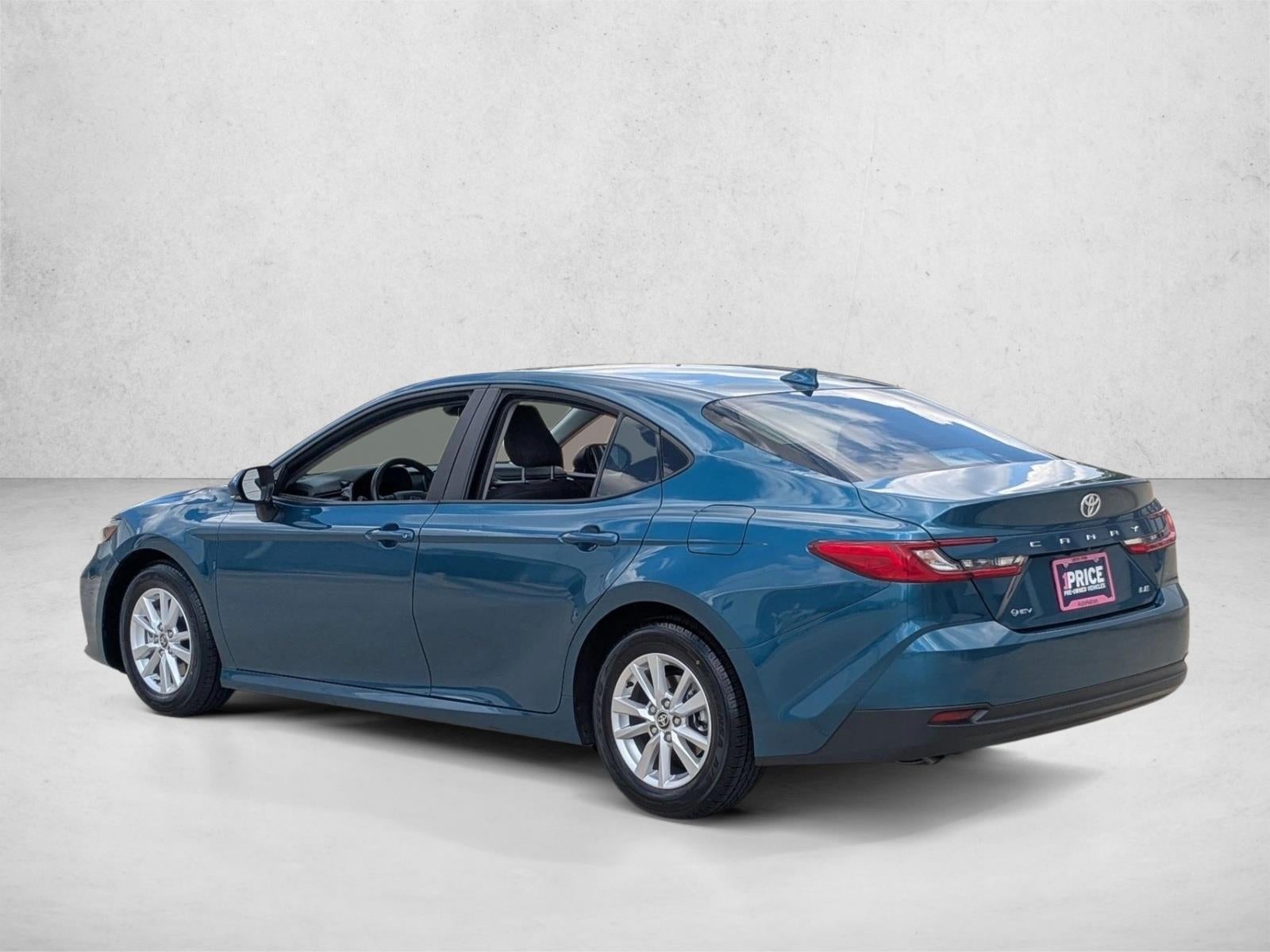 2025 Toyota Camry LE (Natl)