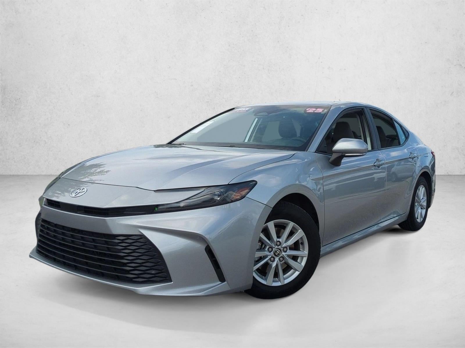 2025 Toyota Camry LE (SE)