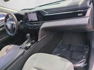 2025 Toyota Camry LE (SE)
