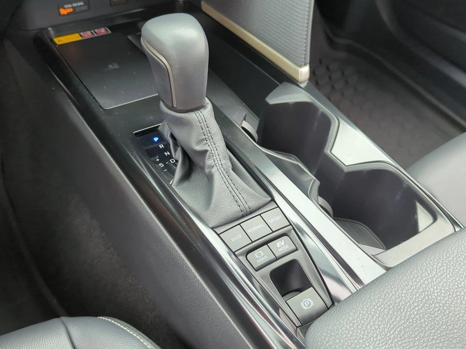 2025 Toyota Camry SE (Natl)