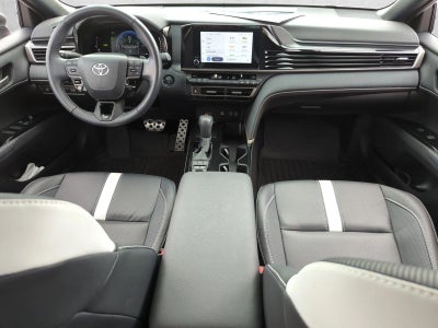 2025 Toyota Camry SE (Natl)