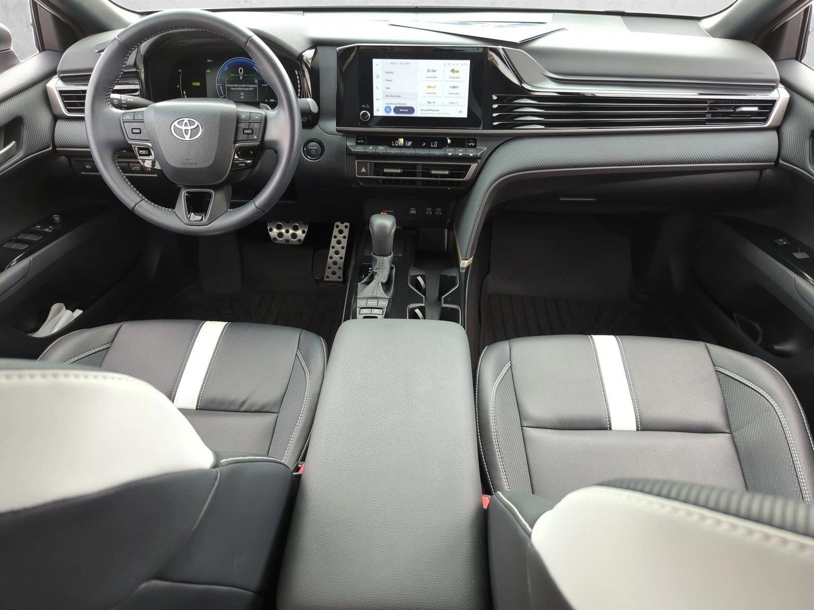 2025 Toyota Camry SE (Natl)