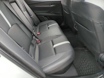 2025 Toyota Camry SE (Natl)