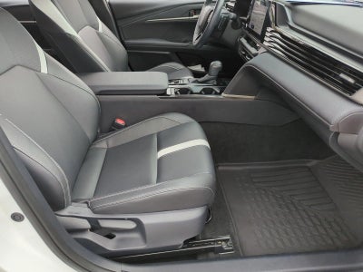 2025 Toyota Camry SE (Natl)