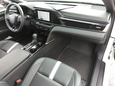 2025 Toyota Camry SE (Natl)