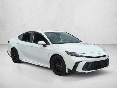 2025 Toyota Camry SE (Natl)