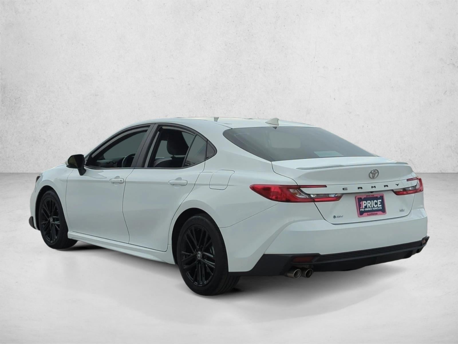 2025 Toyota Camry SE (Natl)