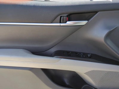 2023 Toyota Camry SE Auto (SE)