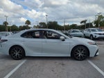 2024 Toyota Camry SE Auto (SE)