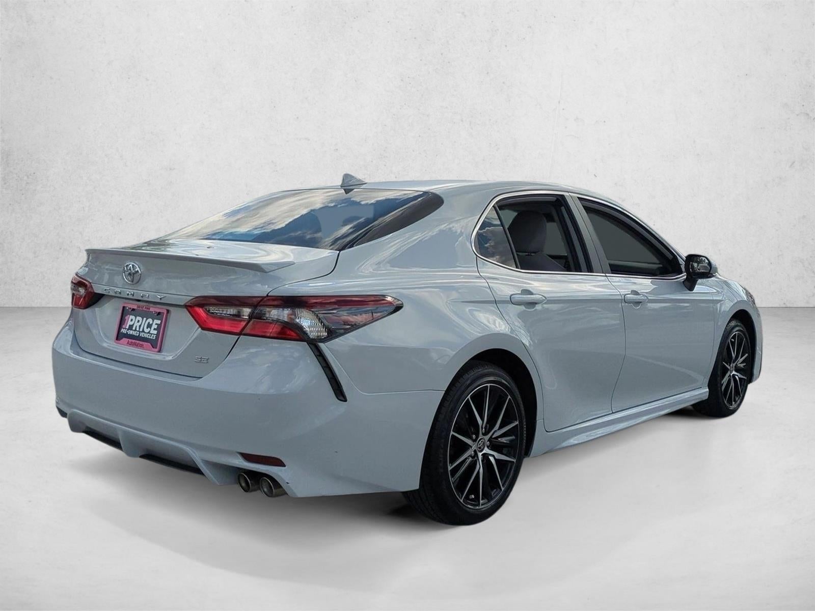 2024 Toyota Camry SE Auto (SE)