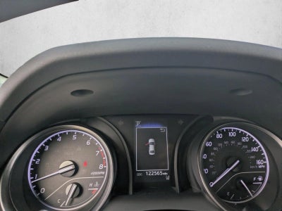 2022 Toyota Camry SE Auto (SE)