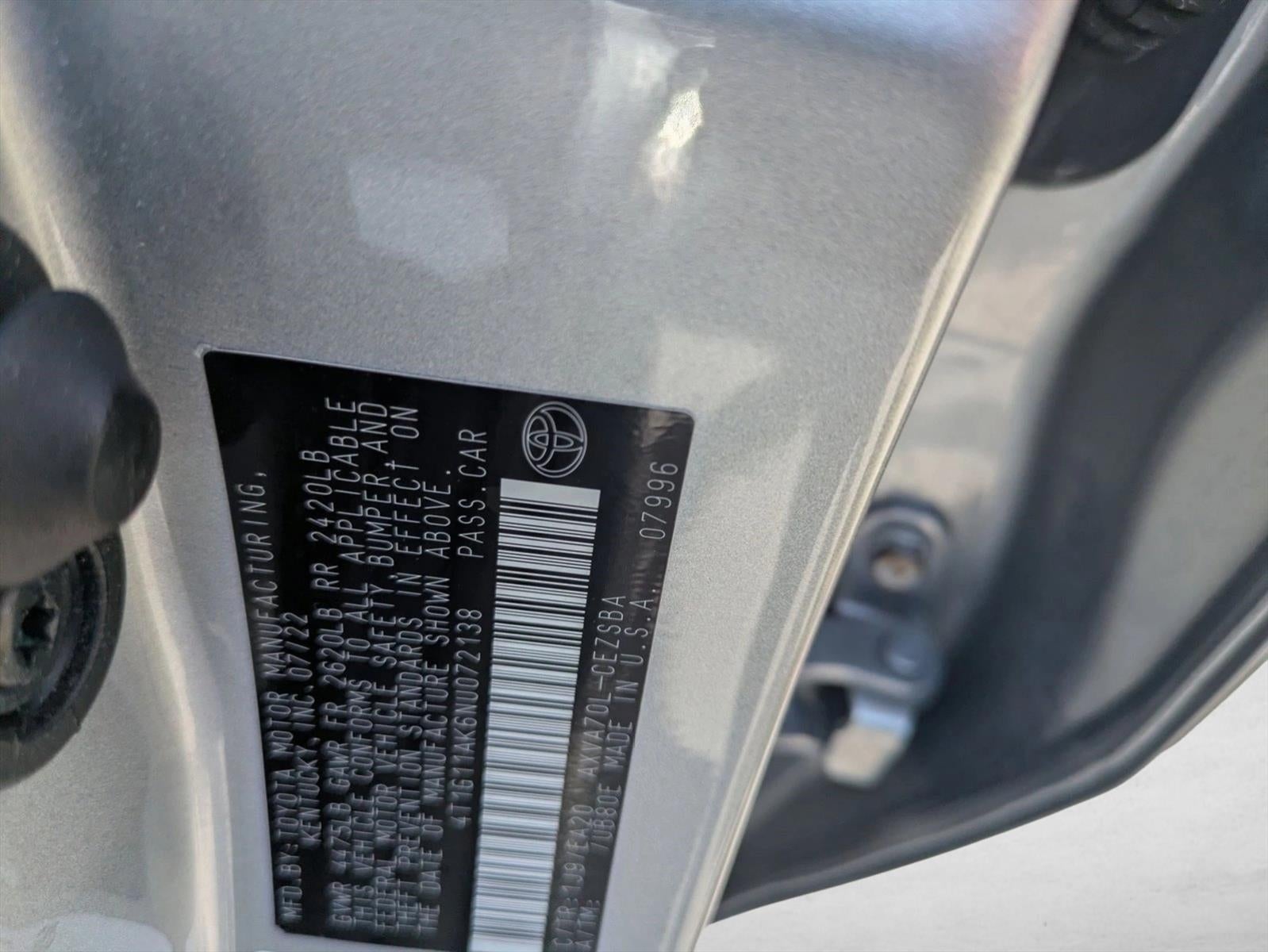 2022 Toyota Camry SE Auto (SE)