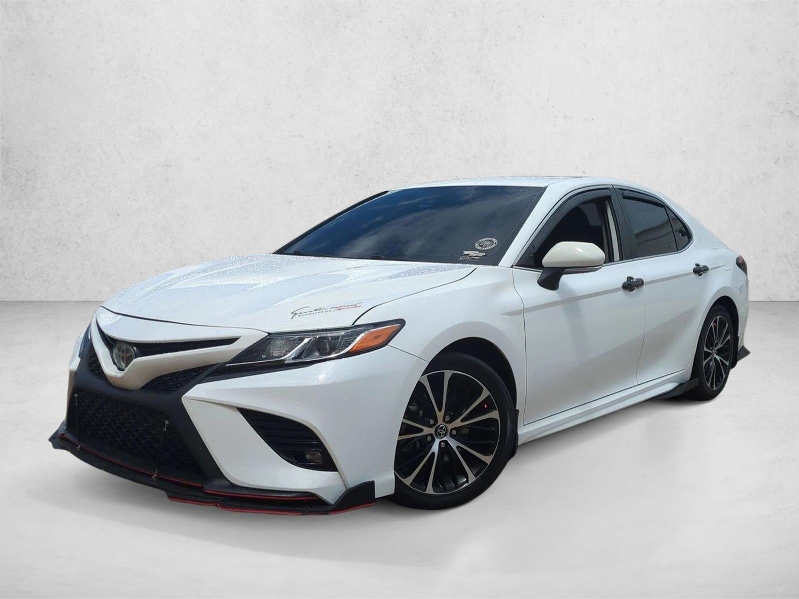 2020 Toyota Camry SE Auto (SE)
