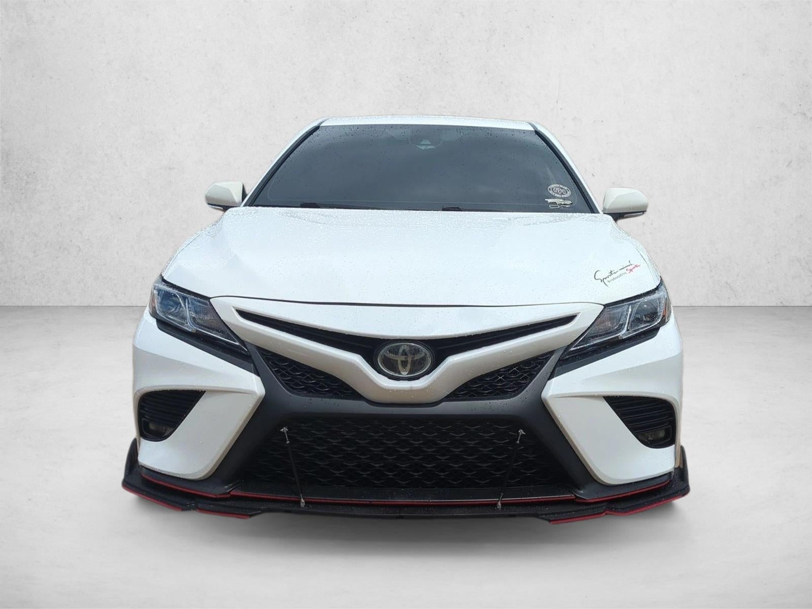 2020 Toyota Camry SE Auto (SE)