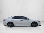 2020 Toyota Camry SE Auto (SE)