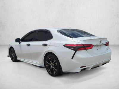 2020 Toyota Camry SE Auto (SE)