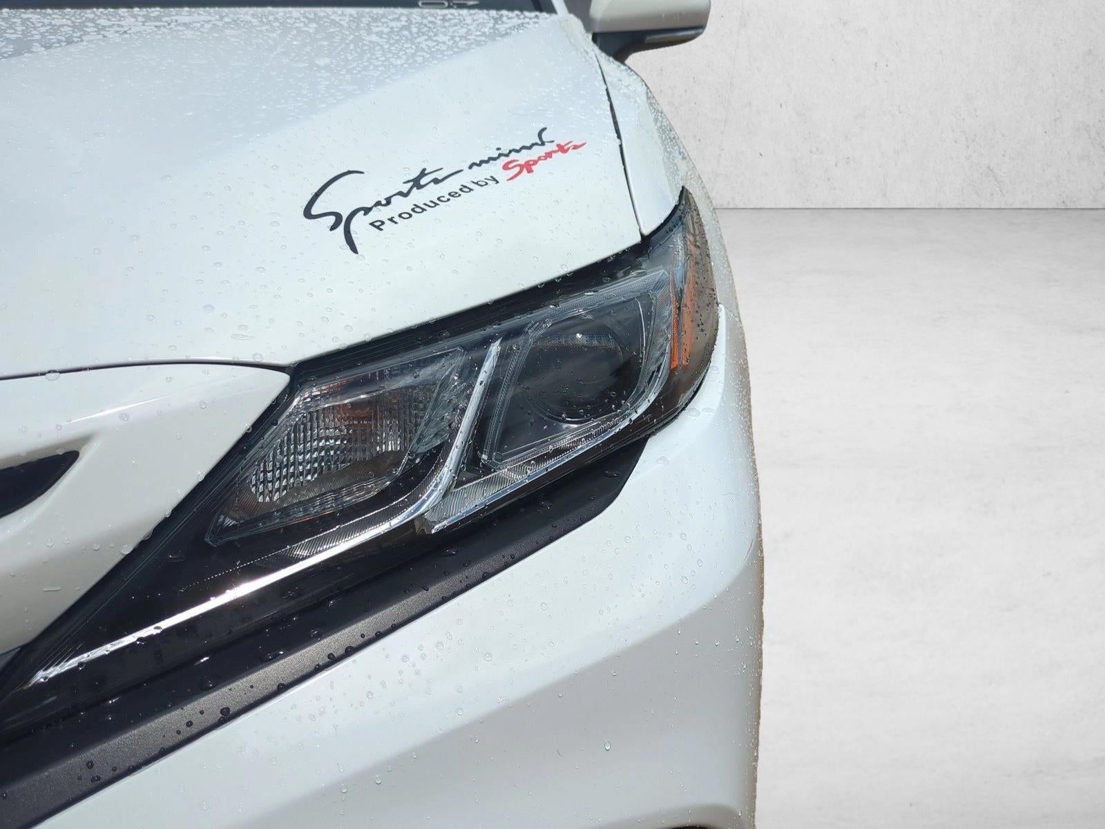 2020 Toyota Camry SE Auto (SE)