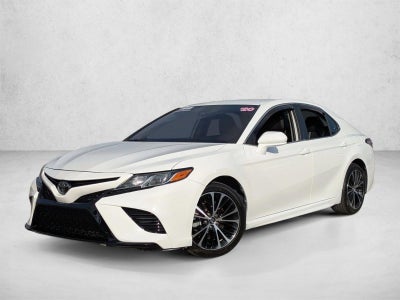 2020 Toyota Camry SE Auto (SE)