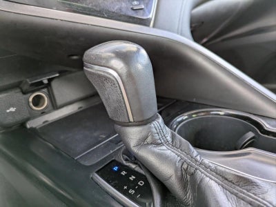 2020 Toyota Camry SE Auto (SE)