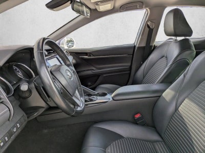 2020 Toyota Camry SE Auto (SE)