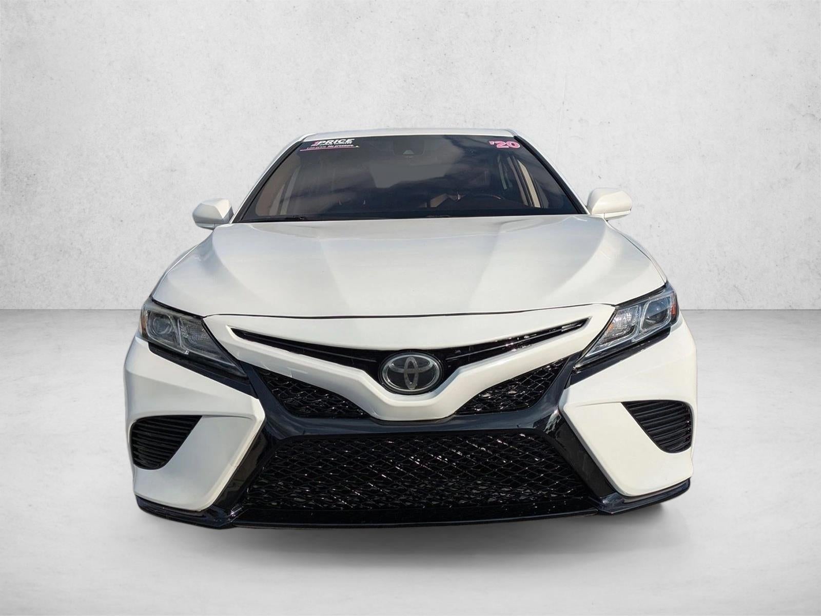 2020 Toyota Camry SE Auto (SE)