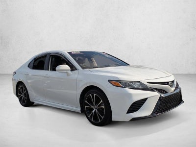 2020 Toyota Camry SE Auto (SE)