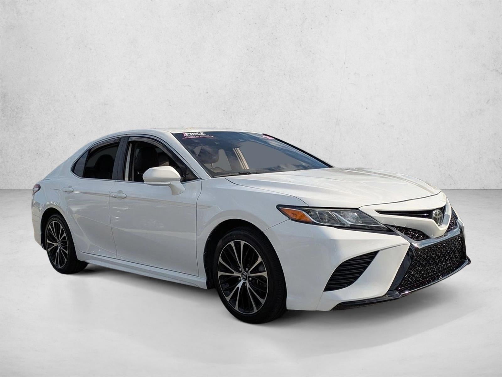 2020 Toyota Camry SE Auto (SE)