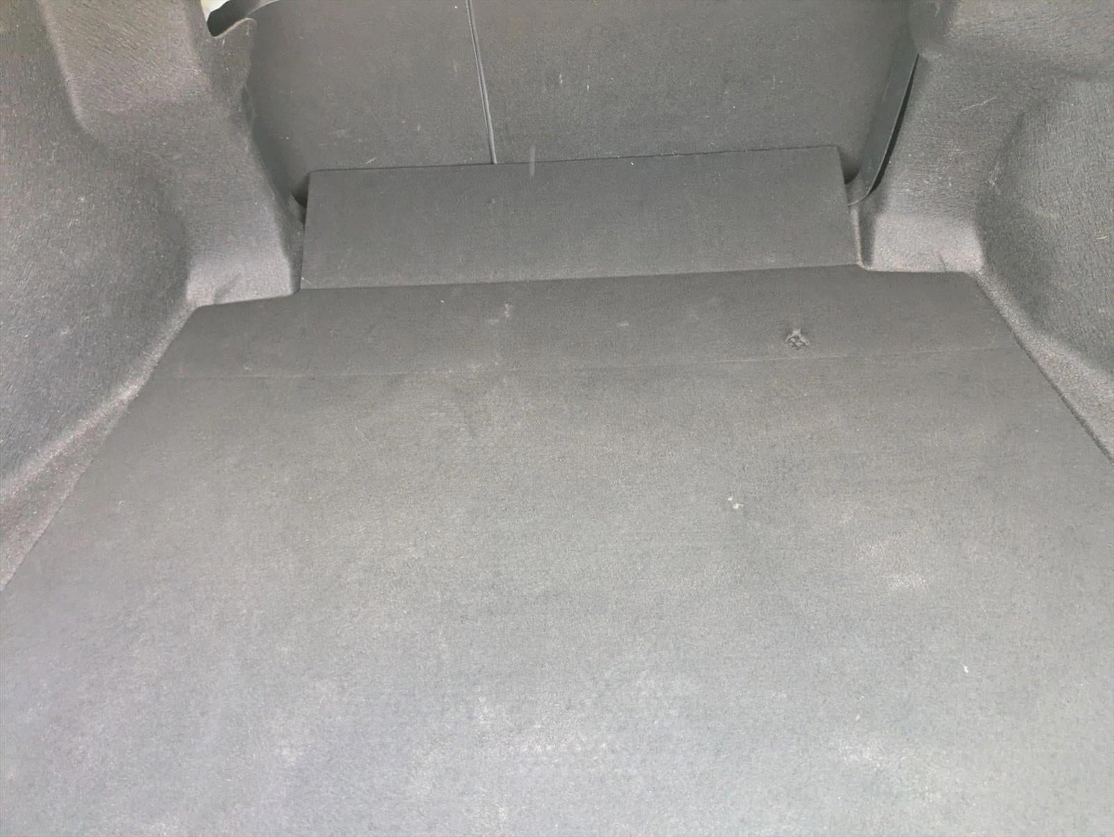 2020 Toyota Camry SE Auto (SE)