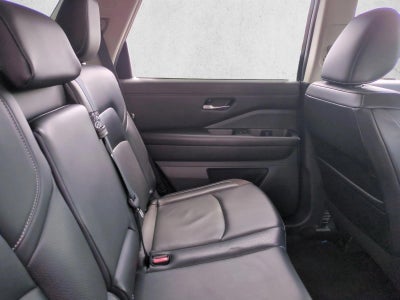 2022 Nissan Pathfinder SL 2WD