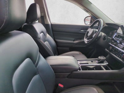 2022 Nissan Pathfinder SL 2WD
