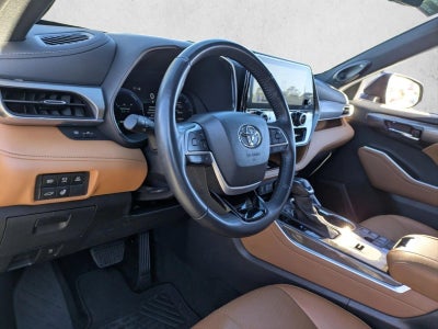 2024 Toyota Highlander Hybrid Platinum AWD (Natl)