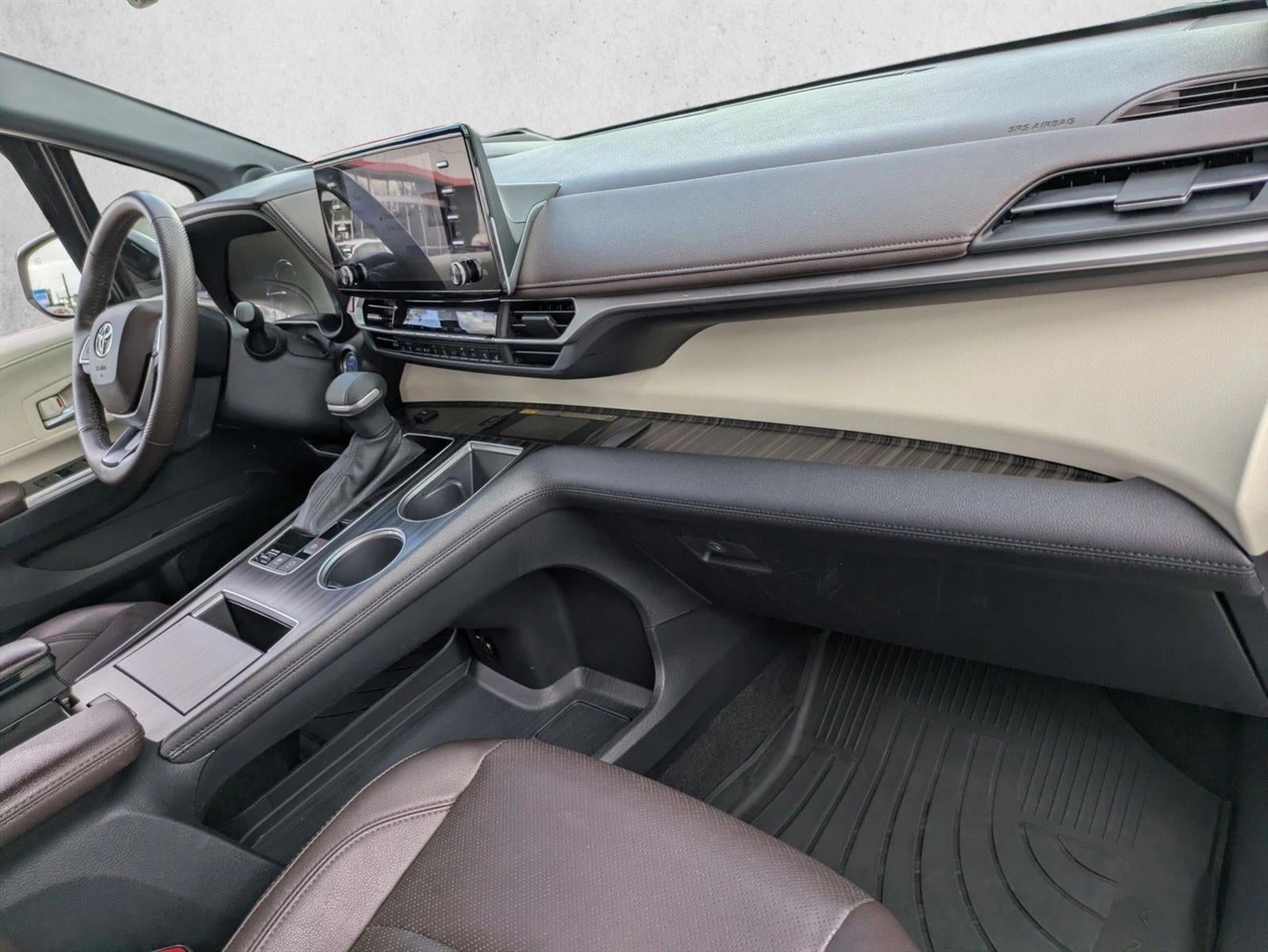 2023 Toyota Sienna Platinum FWD 7-Passenger (Natl)