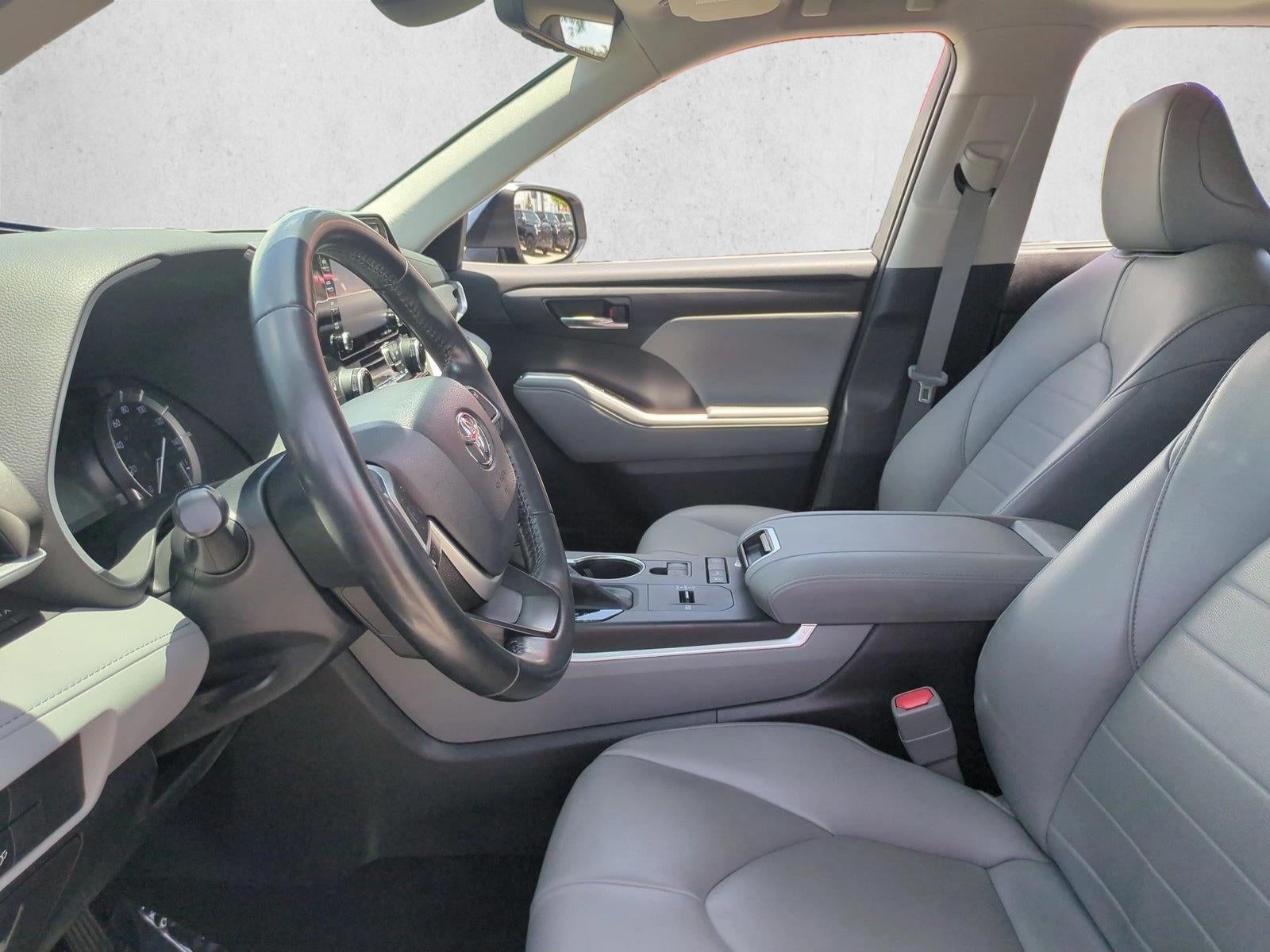 2022 Toyota Highlander XLE FWD (Natl)