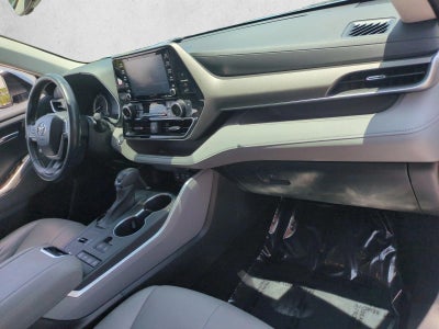 2022 Toyota Highlander XLE FWD (Natl)