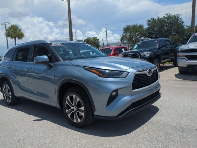 2022 Toyota Highlander XLE FWD (Natl)