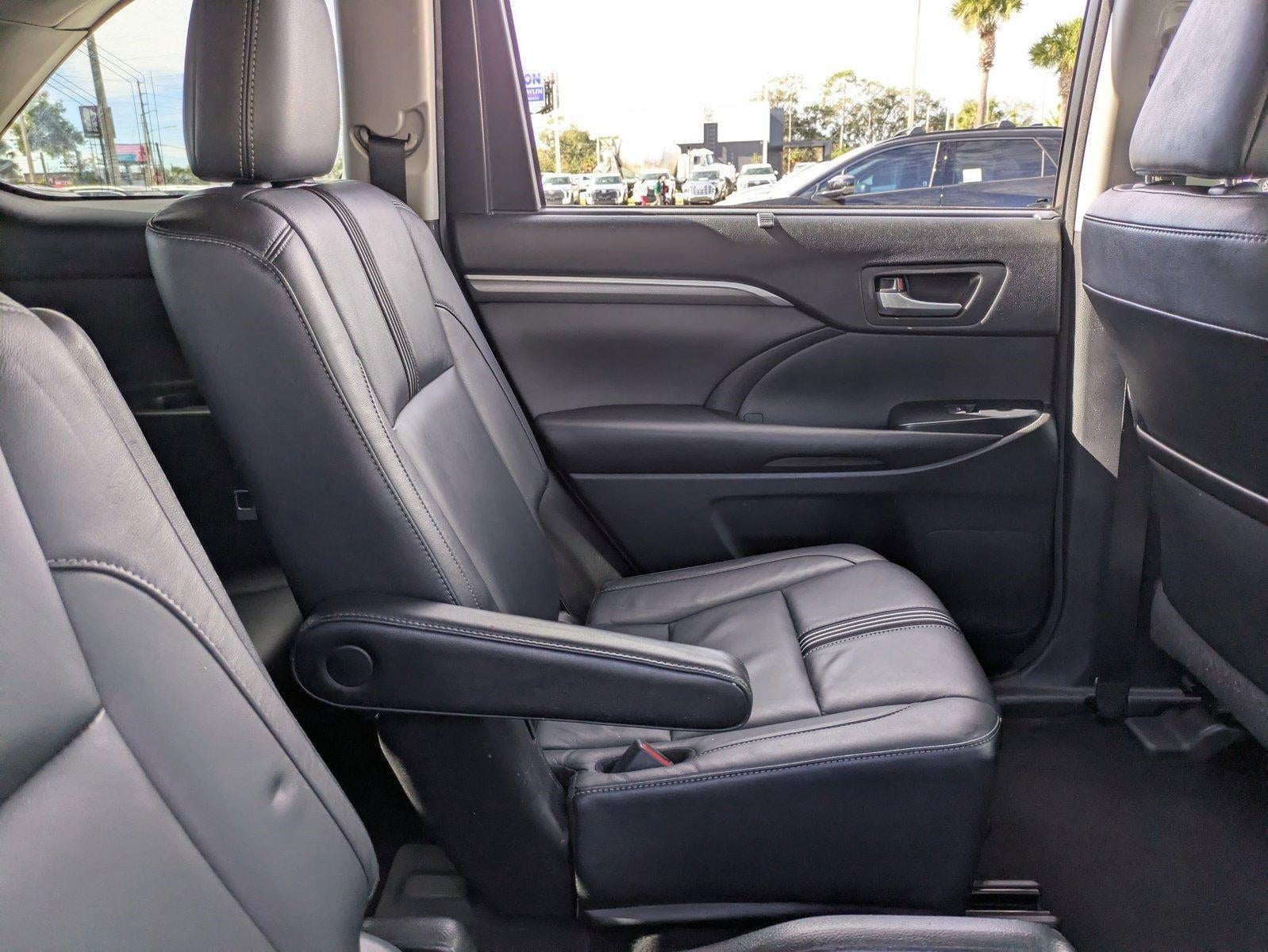 2017 Toyota Highlander SE V6 AWD (Natl)