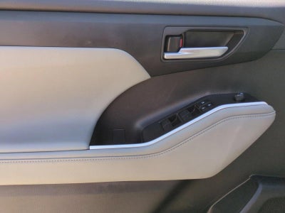 2024 Toyota Highlander XLE FWD (Natl)