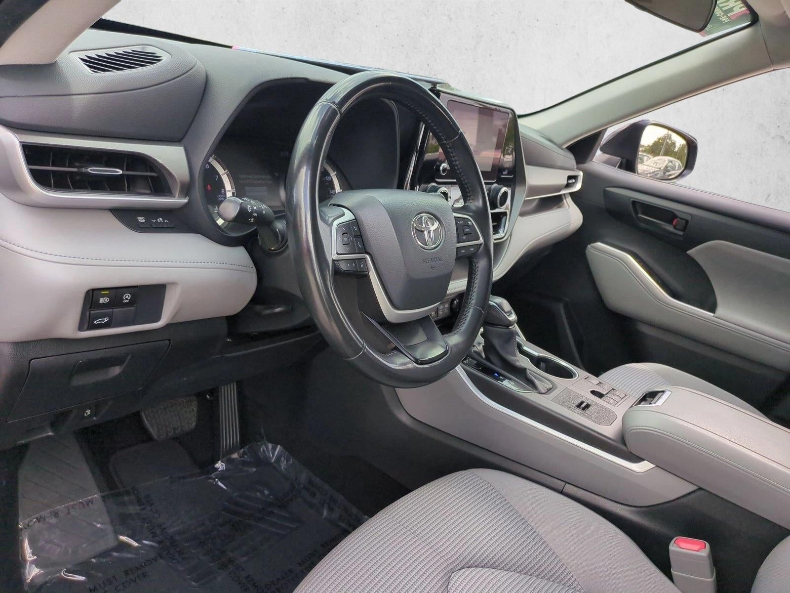 2024 Toyota Highlander LE FWD (Natl)