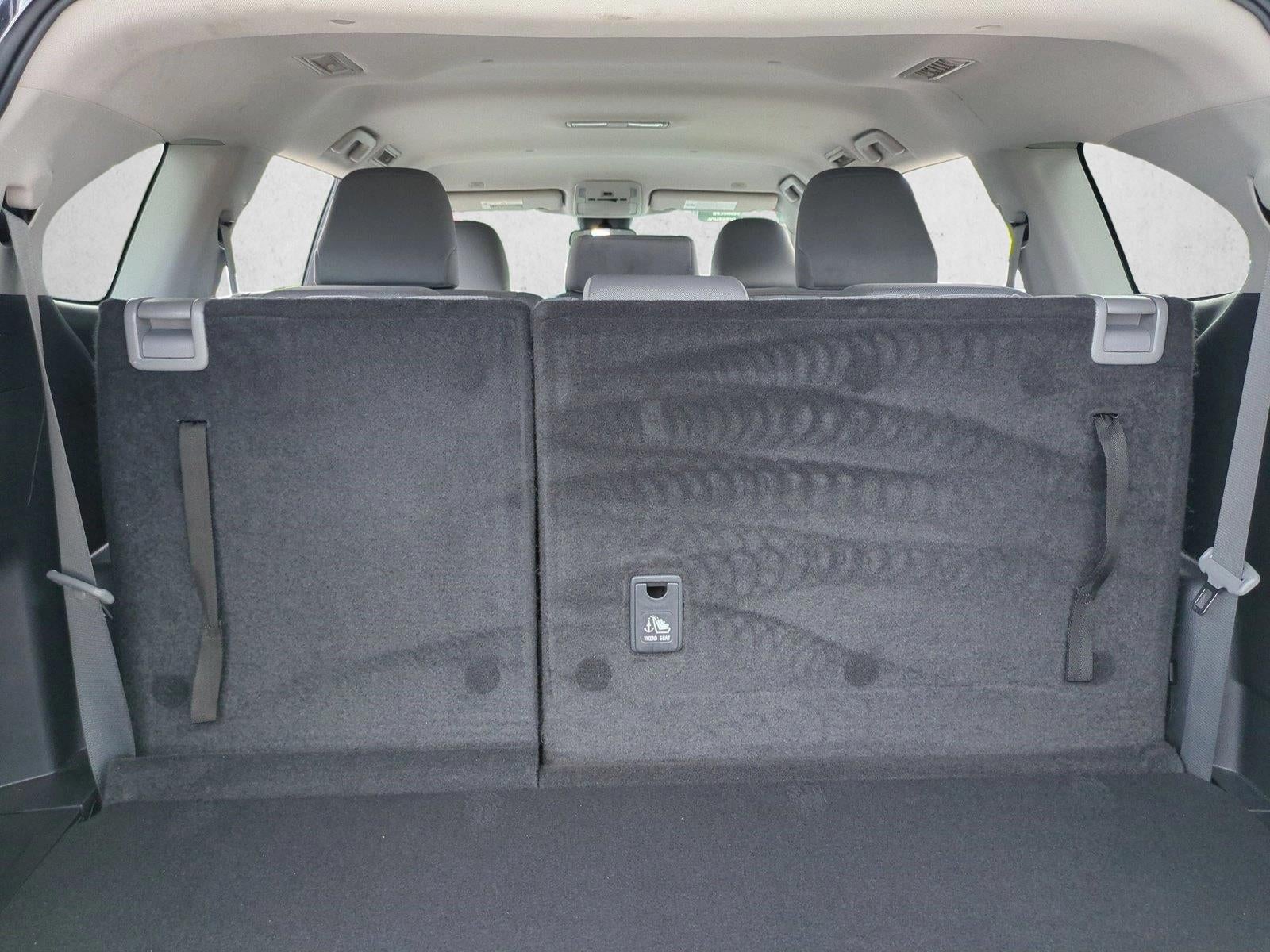 2024 Toyota Highlander LE FWD (Natl)