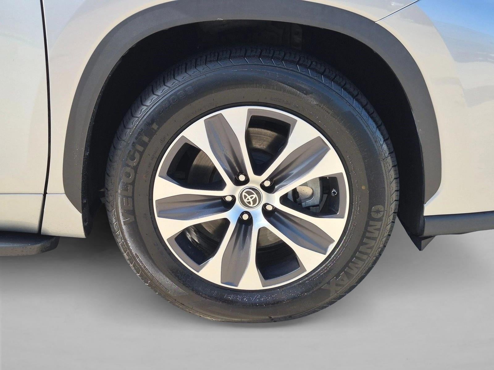 2023 Toyota Highlander XLE FWD (Natl)