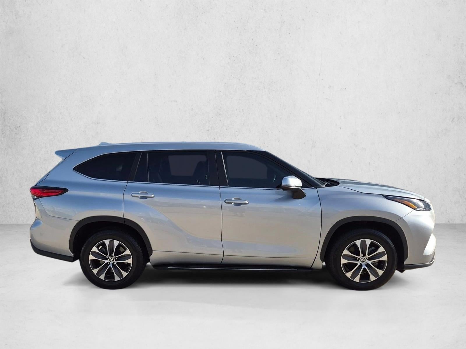 2023 Toyota Highlander XLE FWD (Natl)