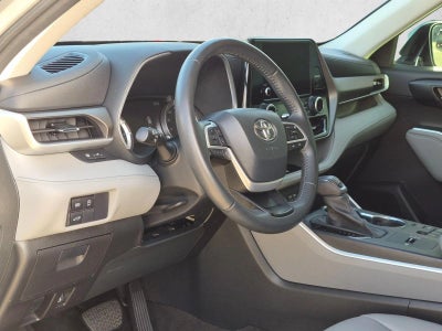 2023 Toyota Highlander XLE FWD (Natl)
