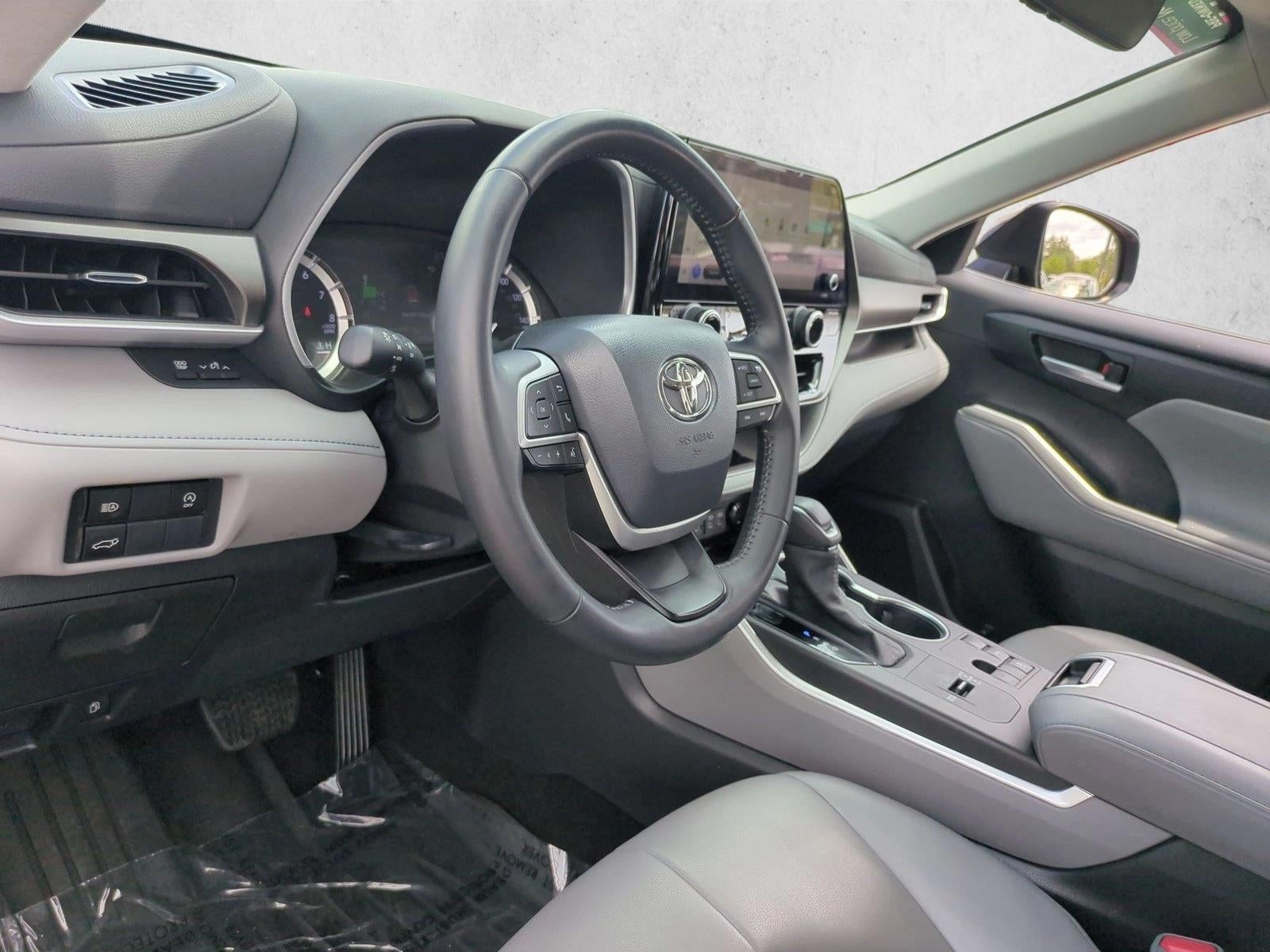 2023 Toyota Highlander XLE FWD (Natl)