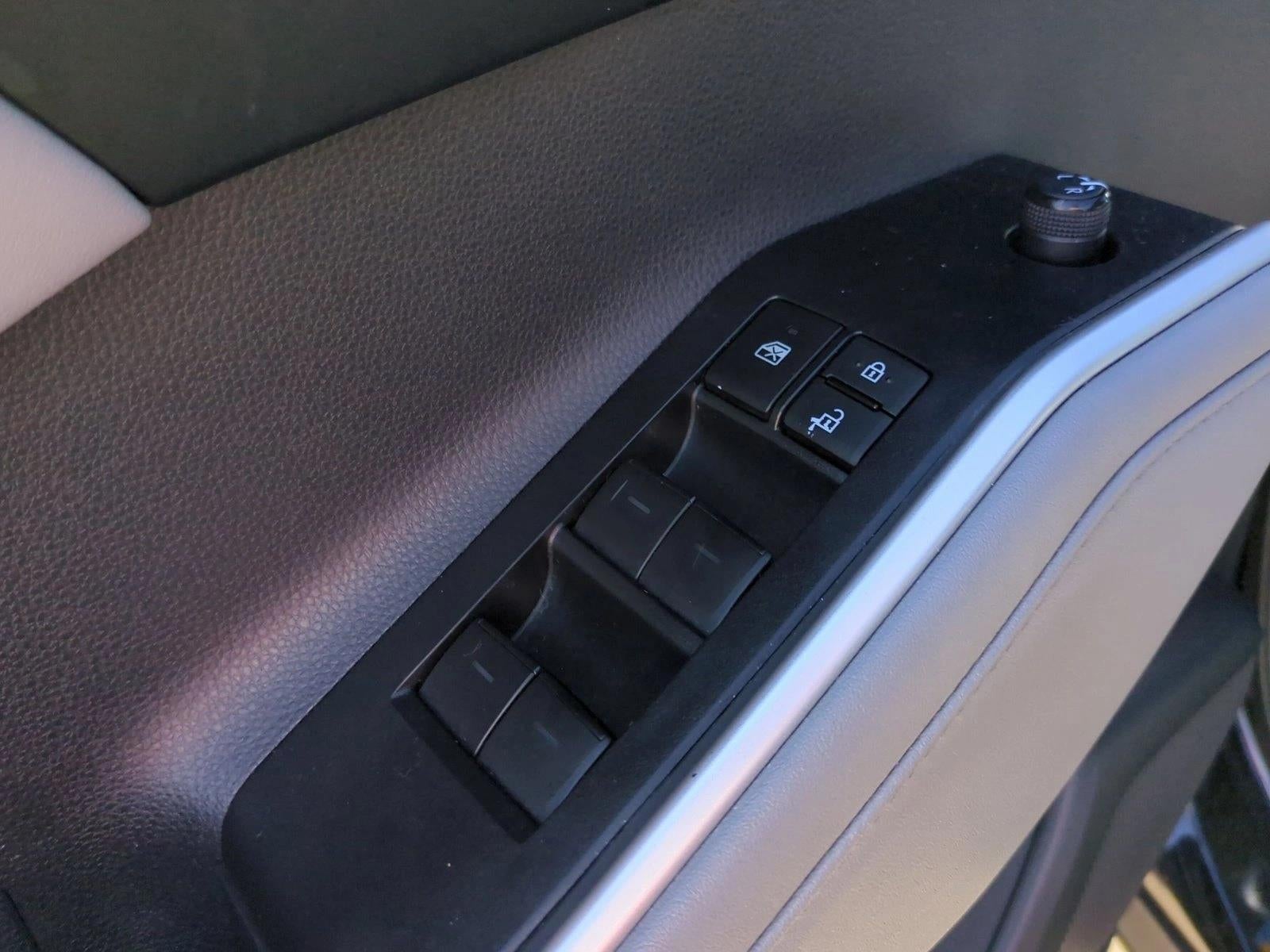 2023 Toyota Highlander XLE FWD (Natl)
