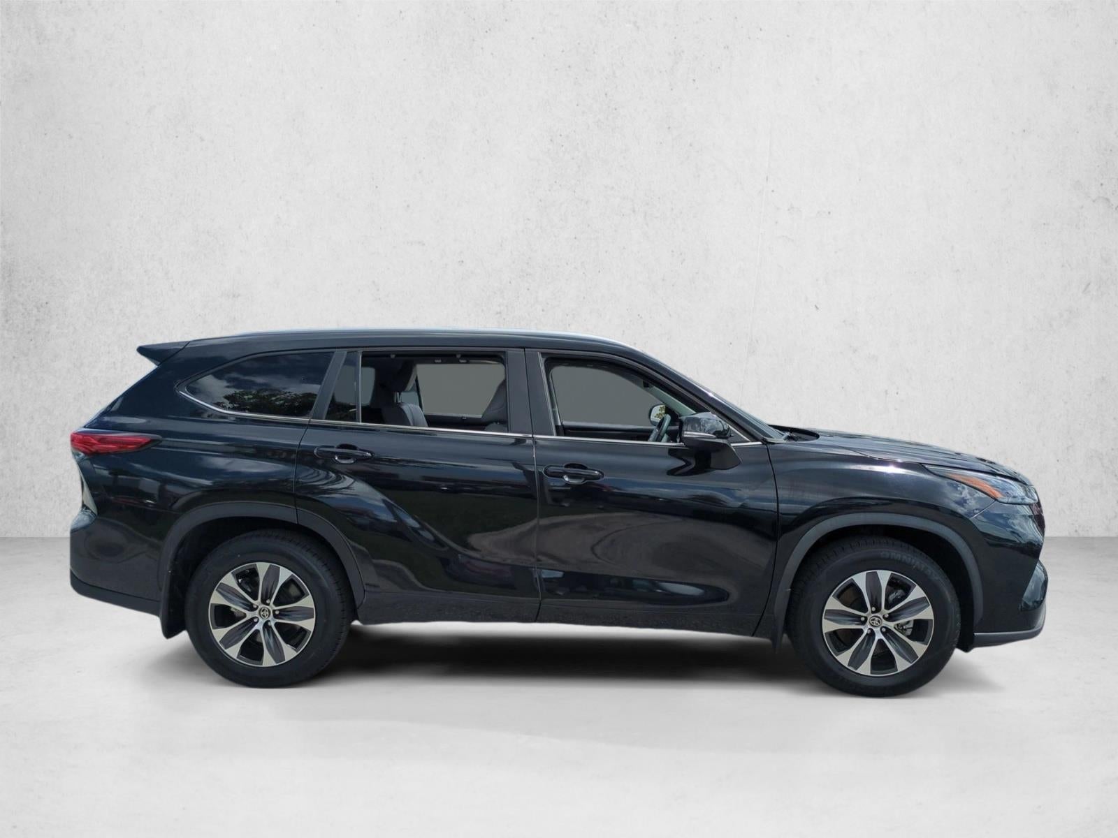 2023 Toyota Highlander XLE FWD (Natl)