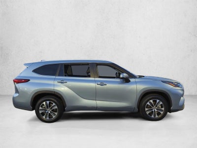 2023 Toyota Highlander XLE FWD (Natl)